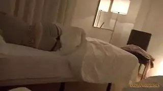 ناك اخته و هي نايمة