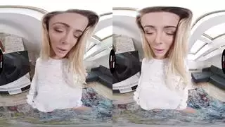 تدليك الكريم في ثدييها وفرجها