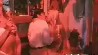 اختطاف ربة منزل وجماع جماعي جنس عنيف