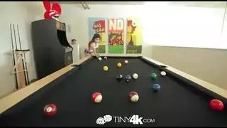 جنس خشن مع المراهقة نيكي بنز