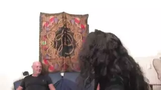 زوج و زوجة مثاران في جماع مهبلي صريح