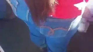 الشباب في حالة شبق: فعل إباحي صريح قبل الثامنة عشر