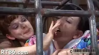 أخ بالتبني ينزل داخل طيزها