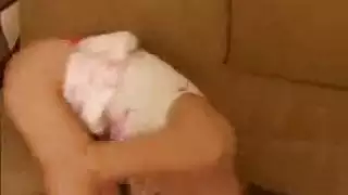 عذراء شرجية تُدق بقضيب ضخم