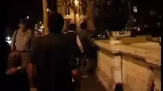شريط جنس حيواني: فحل يأخذ فتاة بوضعية الكلب