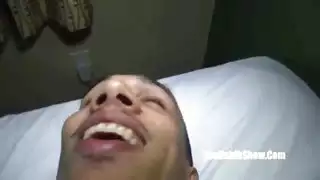 إله العضلات اللاتيني يأخذ العاهرة العربية مونا في ماراثون إباحي