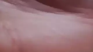 عاهرة الكاميرا العربية تتباهى بفتحاتها وتصل للنشوة
