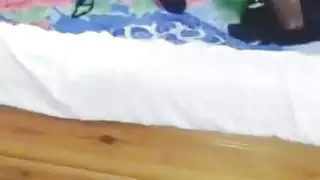 مشهد وحشي لزوجة عربية في جنس جماعي وإيلاج مزدوج