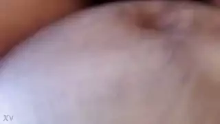 جميلة عربية تأخذ القضيب الهندي في مهبلها