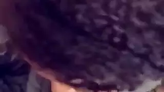 مشهد مص قضيب في الخارج مع فتاة عربية جريئة