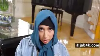مراهقة عربية تجرب الجنس الأمريكي الخشن