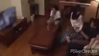 صديقة تمتطي زبي في العلن بينما أصورها بشكل صريح