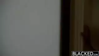 قذف داخلي جماعي لصديقات الأخت المثيرة