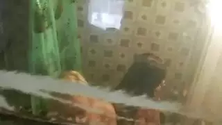 أجساد مشتعلة في لقاء إباحي فوضوي