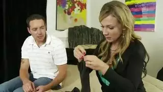 جنس فموي محرم أخت تخدم قضيبي الصلب