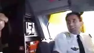 شاب مع أمه نايمه في السرير بيدخلوا جامد اوي في كوسها عايزاه يجيب دم غصب عنها