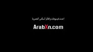 عروس مدللة تتوق لقضيب إكس إكس إكس خشن في فتحتها الضيقة