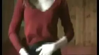 سلوتي ، هواة امرأة سمراء لديها ابتسامة ضخمة على وجهها أثناء الاستعداد لممارسة الجنس الحقيقي الإباحية