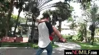هاردكور عنصري: نيكي كابوني تُضاجع وتُغطى بالمني