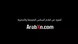جوردي المخادع يمارس الجنس بقوة مع جارته المراهقة المثيرة في فيلم إباحي صريح