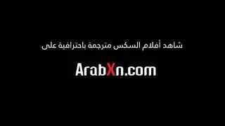 حزن الذكرى يتحول إلى جنس قاسي لربة المنزل الشقراء