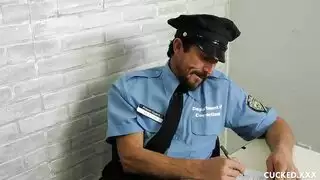 رجل يختطف امراة