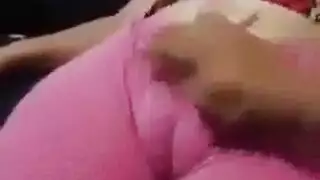 كس عربي منتفخ في جماع جماعي قاسي