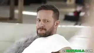 كس مشعر وهيا تكلم امها وتتأوه