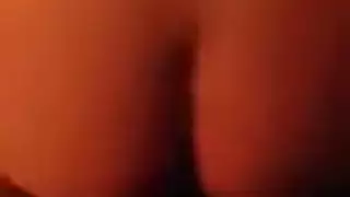 لا تستطيع دفع الفواتير ولكن يمكنها أخذ قضيبه السميك في أي وقت