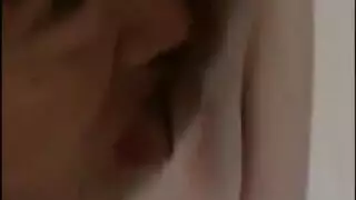 يأكل كسها ترتعش