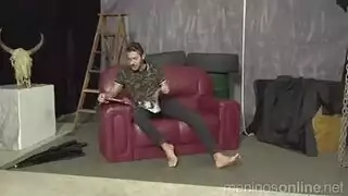 عرض إباحي علني: أليسون تايلر تمارس الجنس مع فحول