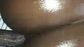 سحاقيات مثيرات يستخدمن حزام مع كس مشعر
