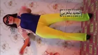قضيب عملاق يُدق في فتحة مؤخرة ضخمة