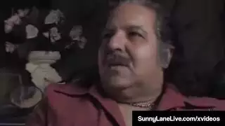 شاب يخضع لهيمنة قاسية في لعبة قوة سياسية إباحية