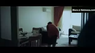 ابن يهيج على امه المثيرة و ينيكها نيك ساخن بالقوة و زبه يقتحم كسها