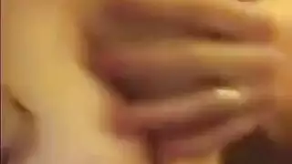 سكس يلعب ع كسه وهيا نايمه