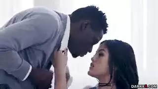 مقطع إباحي متحرك: هيفا وهبي تأخذه بعمق
