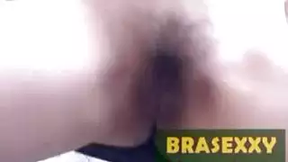 مراهقون يأخذون قضيبًا صلبًا في مؤخراتهم