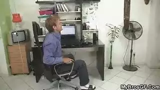 قضيب أسود كبير يتعامل مع رجل ناضج في جلسة عنيفة
