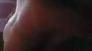 صديق عربي يسجل نفسه وهو ينيك صديقته بقوة