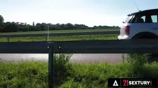 عرض إباحي مثير لعاهرة مفلسة ستفعل كل شيء