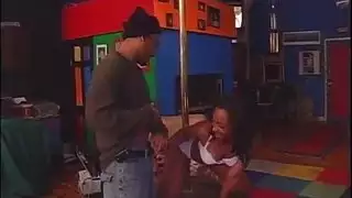 هل مللت من الجنس العادي؟ شاهد هذه الفتيات في جماع مباشر