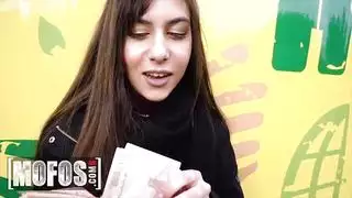 الزوجة الإيرانية تبتلع كل قطرة من المني