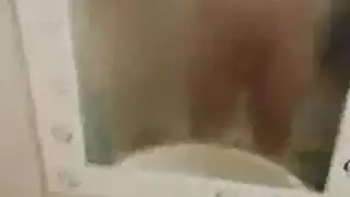 إباحية استعراضية: زوجين ينيكان في الخارج مع رؤية مرآة كاملة