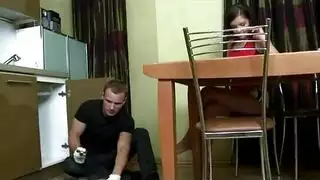 انتفاخ قضيب ضخم يمزق دروز جينزها