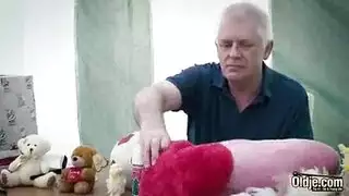 ناضجة إكس إكس إكس: فرج منقوع بالشمس يُدك
