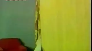 العمة الخبيرة تعلم الشاب المثير الجنس الخشن