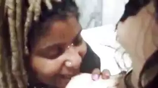 مدمن على طعم الكس مص لساعات