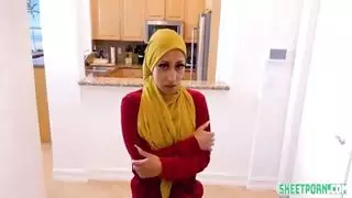 كيرا بيريز تستأجر مدربًا لجلسة جماع خاصة في الصالة الرياضية