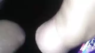 مؤخرة عربية تأخذ قضيبًا كبيرًا